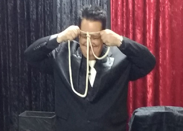 Amazing Andre Rope Magic